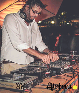 Il dj Bart Woland a ritmo di house music da Ditta Artigianale